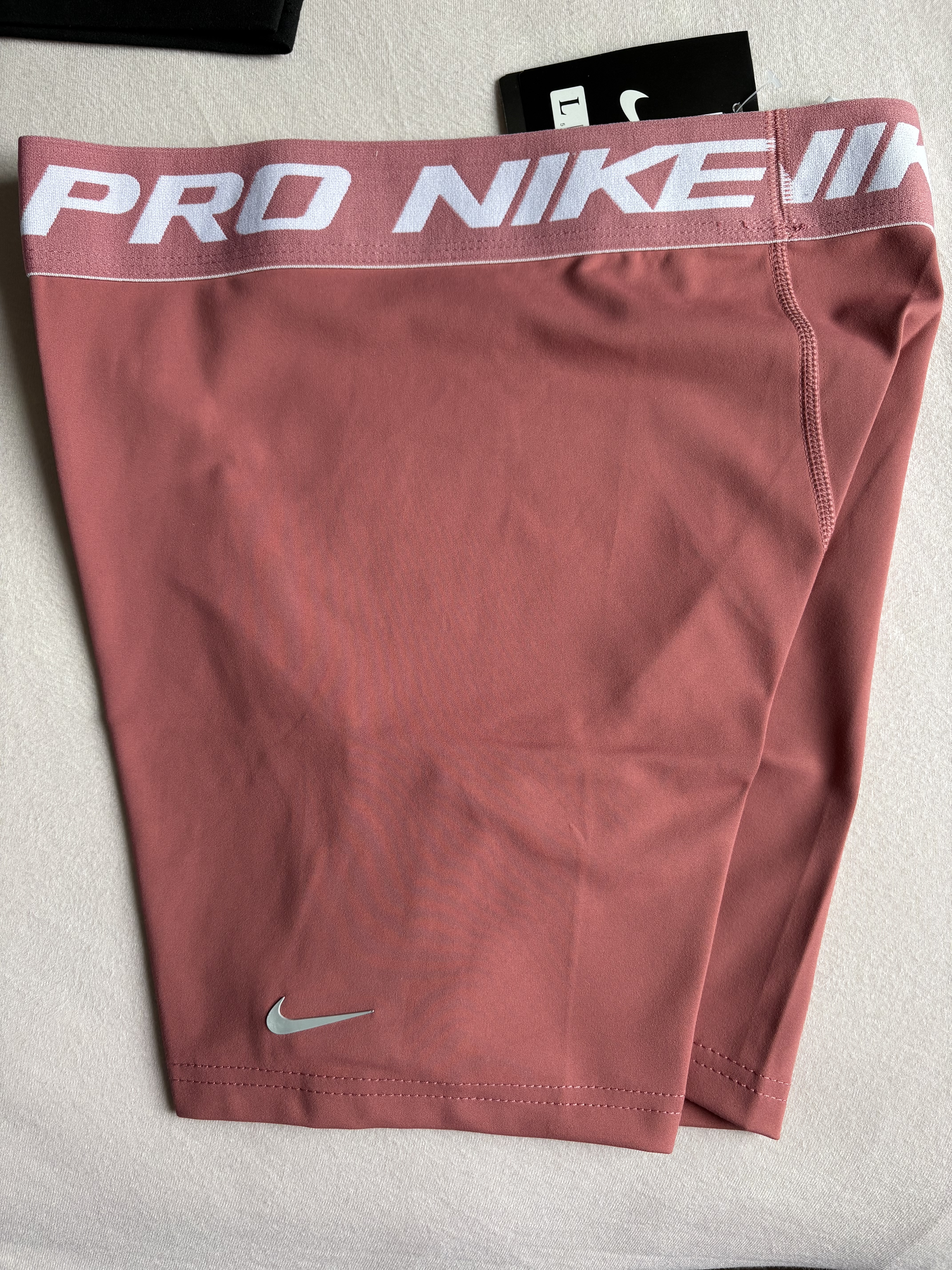 Deux short NIKEPRO 