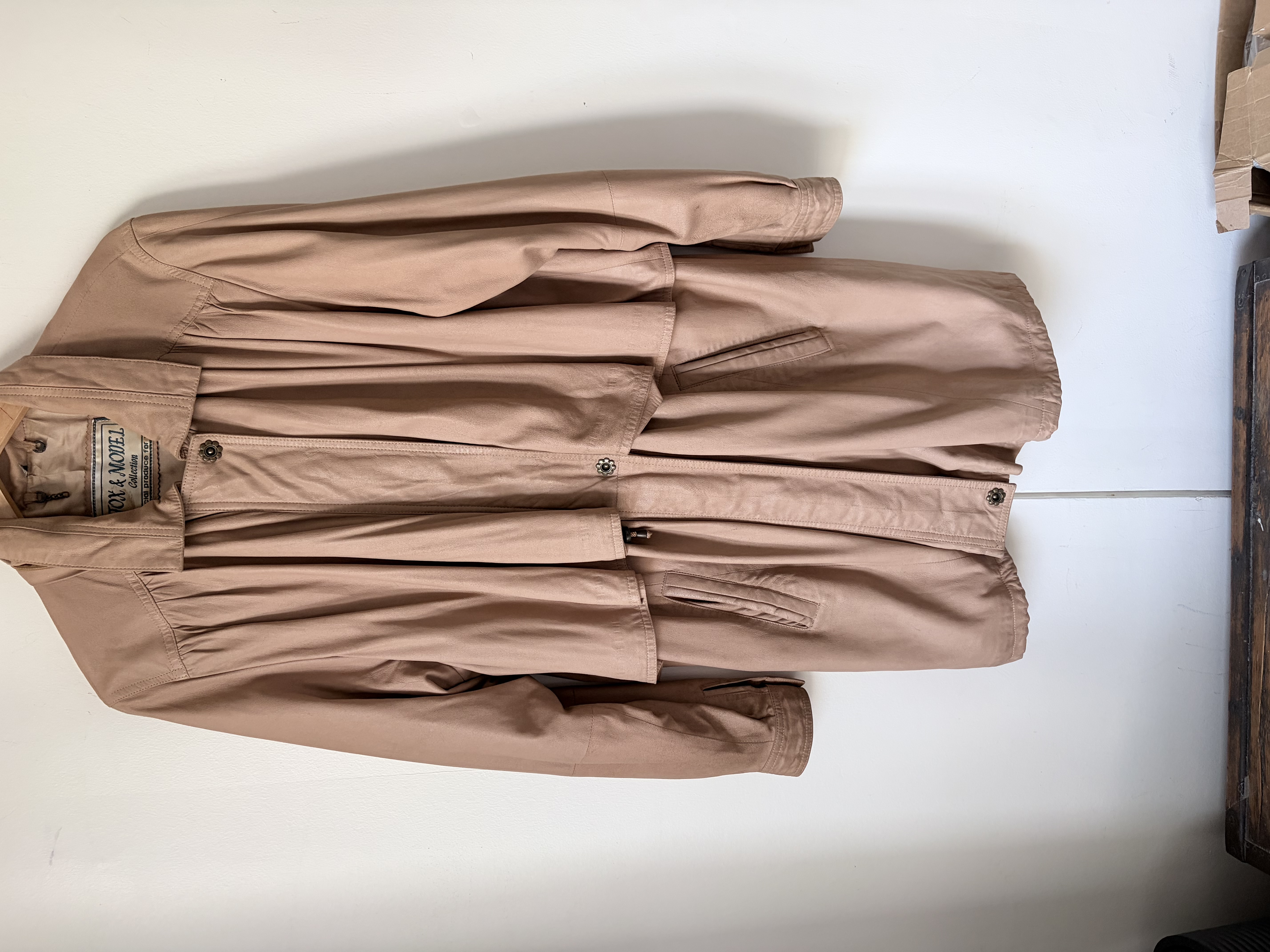 Trench mi long en cuir vintage