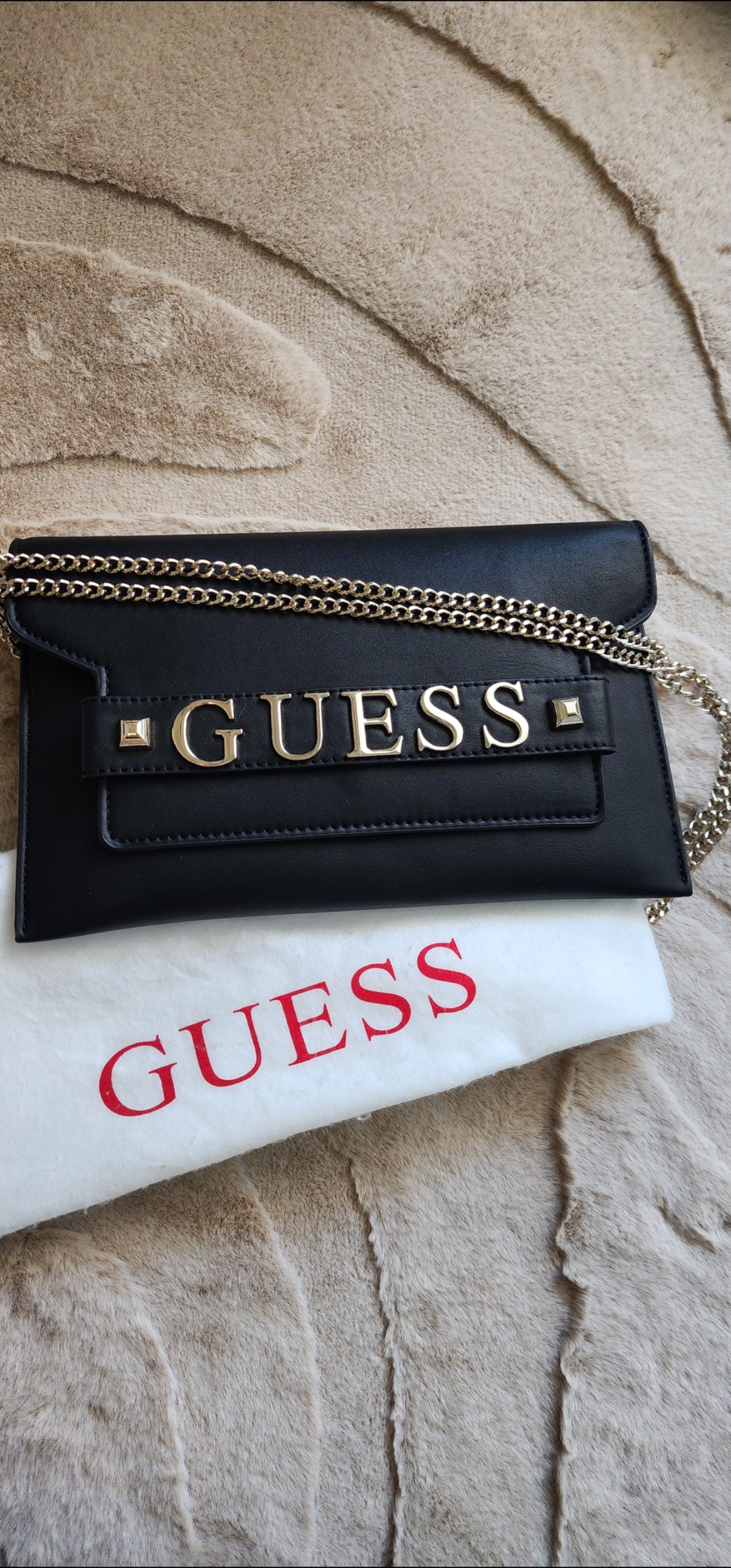 Pochette sac guess à chaîne neuve avec étiquette 